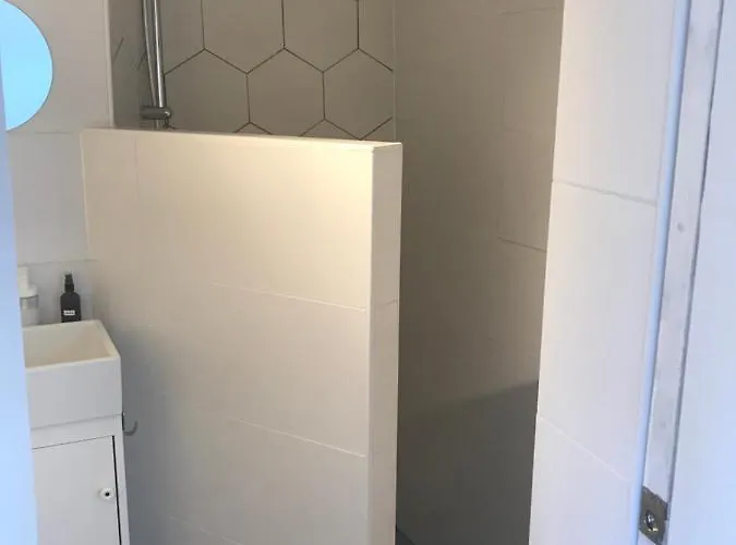 Cozy Tiny House Close To Schiphol Ams Airport Chalet Rijsenhout